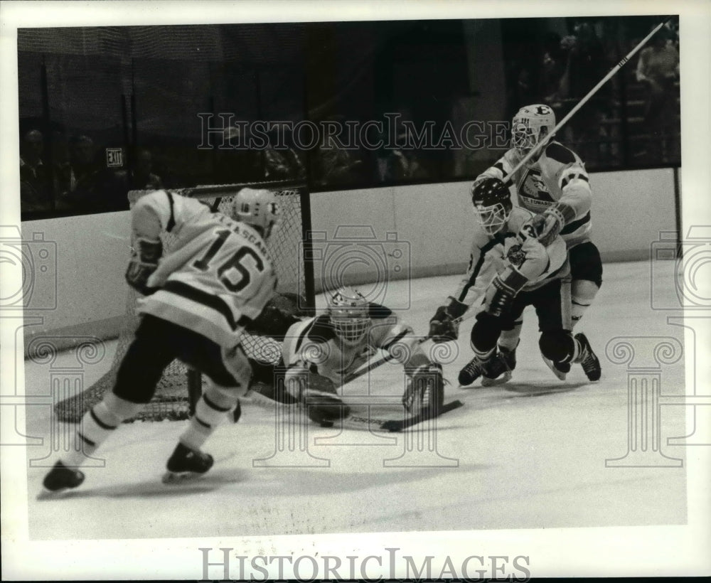 1984 Press Photo St. Ed&#39;s vs Cleveland Heights hockey - cvb47676 - Historic Images