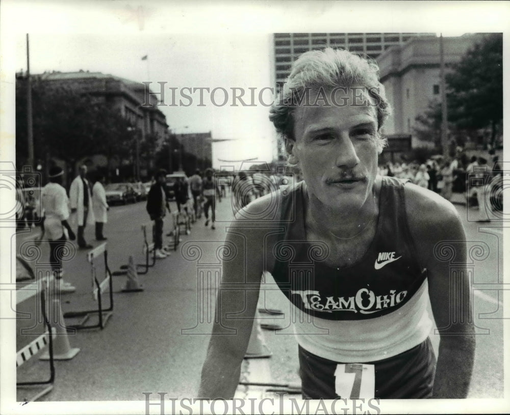 1984 Press Photo Marathon winner Ted Rupe (sp?) - cvb47741 - Historic Images