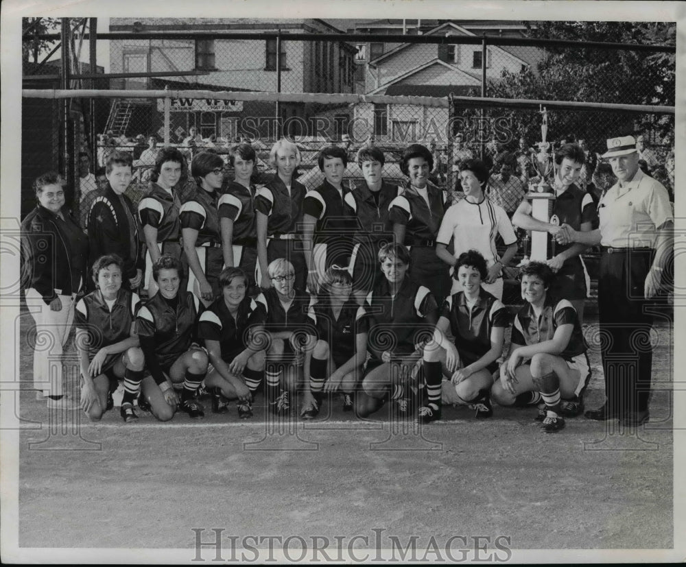 1967 Press Photo Ridge Mainatenance Team, Girls Softball, Cleveland Champs &#39;67 - Historic Images