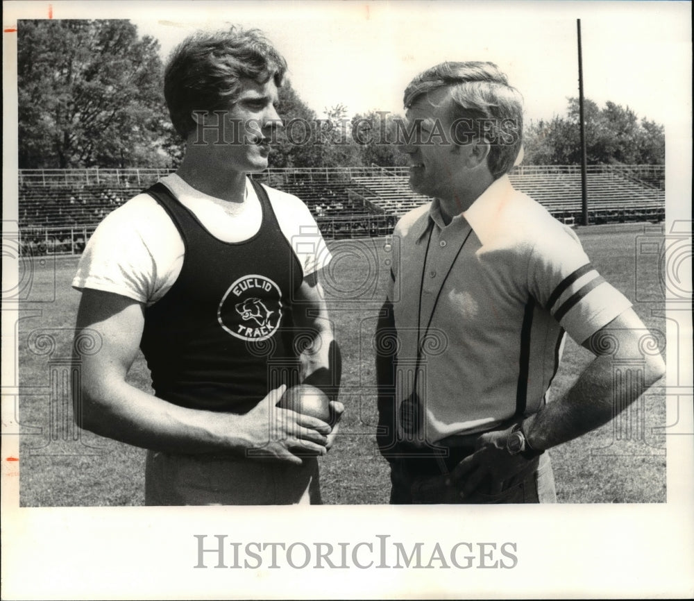 1981 Press Photo Eric Groudle and Coach Bob Ramlow - cvb47849 - Historic Images