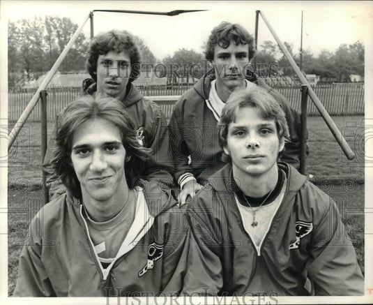 Press Photo Pole Vault Circled Blue members - cvb47853- Historic Images