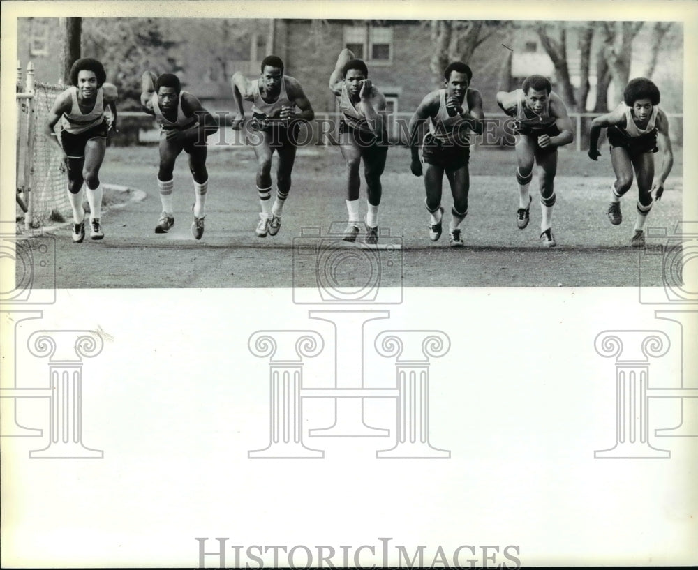 1979 Press Photo Getting off to a quick start for The Plain Dealer photographer - Historic Images