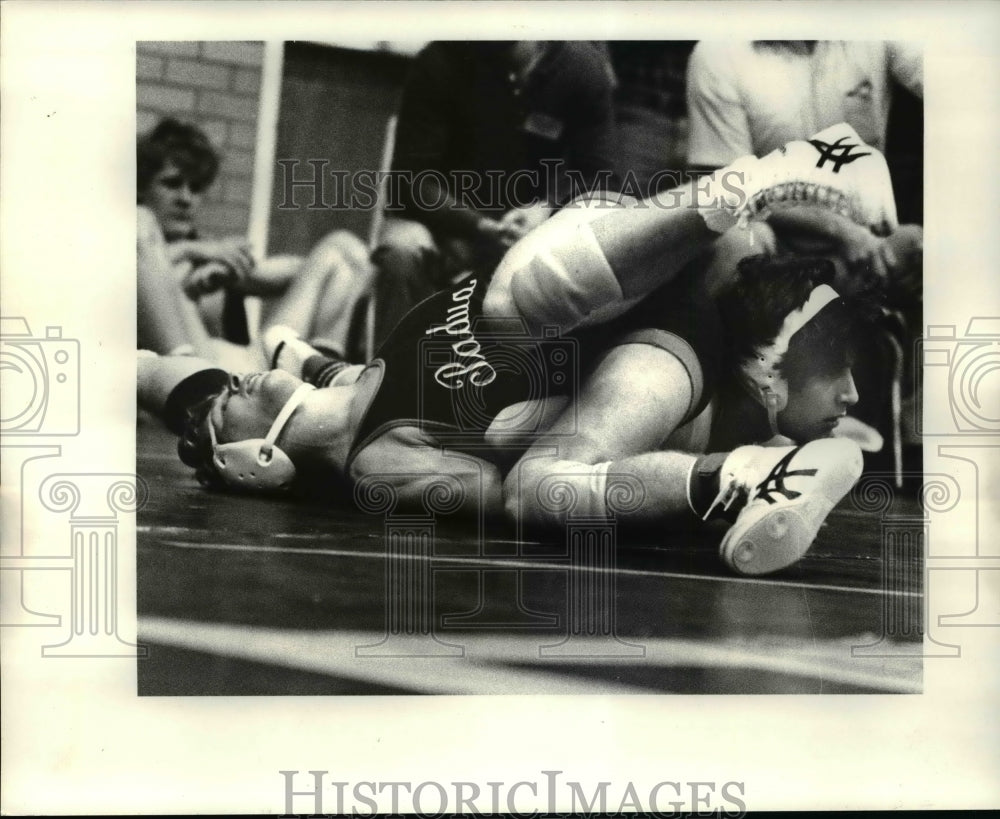 1984 Press Photo John Nagy vs Emanuel Saridakis-wrestling tournament - cvb47890 - Historic Images