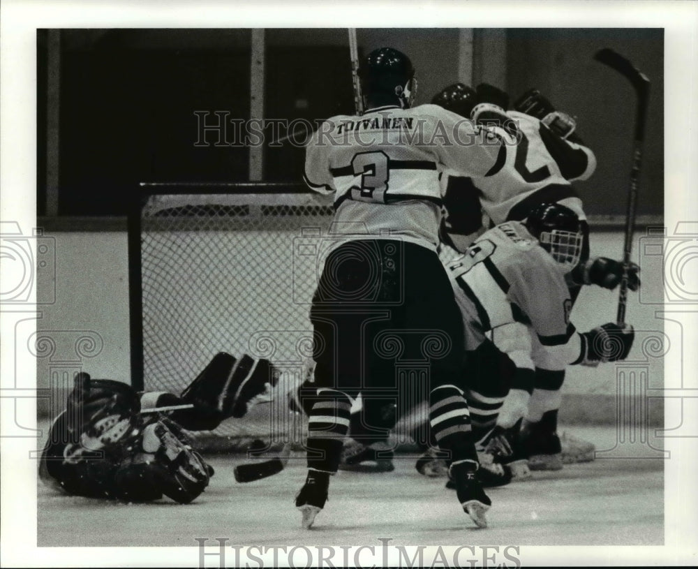 1978 Press Photo Pat Ganley of Cleveland Height, goalie Wallace, Toivanen-hockey - Historic Images