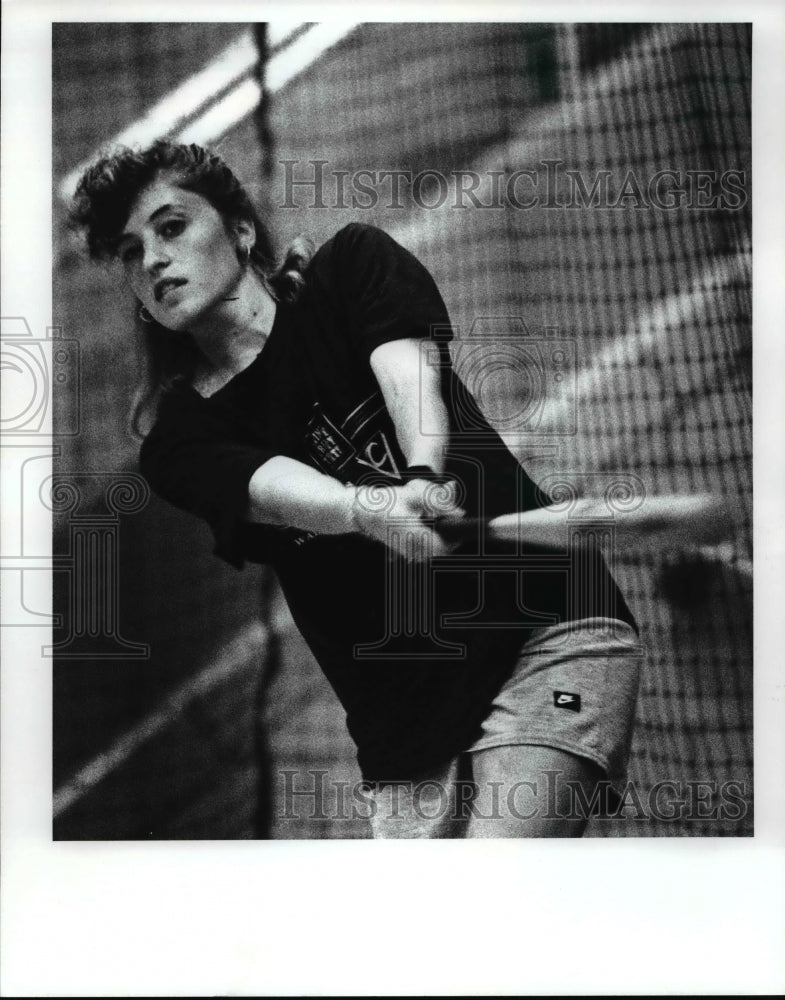 1989 Press Photo Leigh Lewis-Trinity High takes batting practice - cvb48199- Historic Images