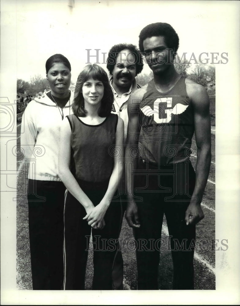1981 Press Photo Glenville track stars, Candy Anzalone, Clarence Kelly & coaches- Historic Images