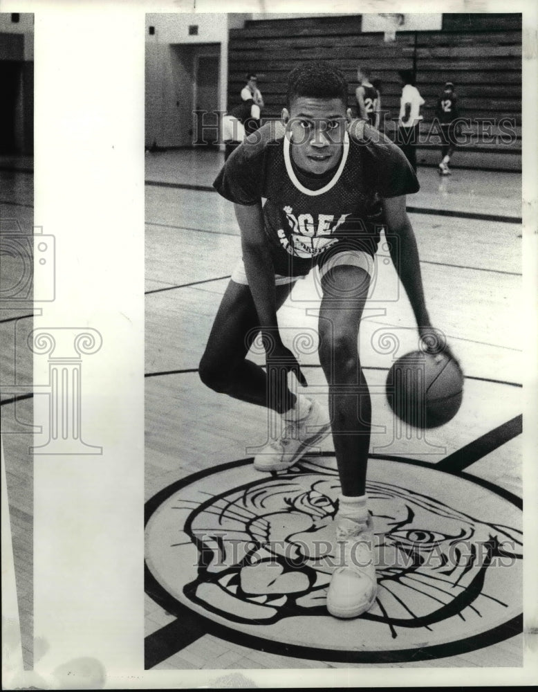 Press Photo Fred Ferguson Basketball Player - cvb48876 - Historic Images