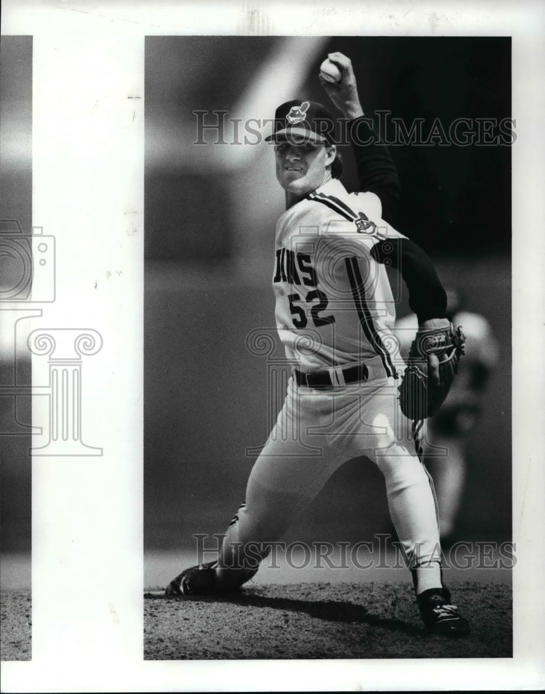 1989 Press Photo Indians Pitcher John Farrell Throwing - cvb49011- Historic Images