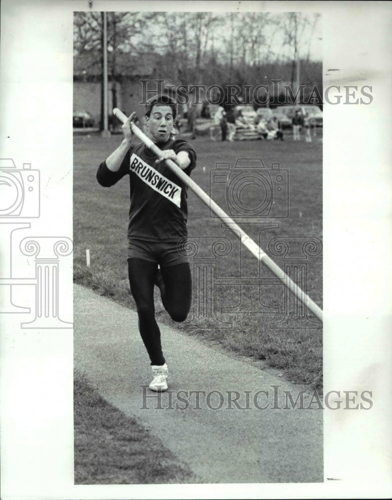 1988 Press Photo Scott Merrill, Brunswick Pole Vaulter - cvb49178 - Historic Images