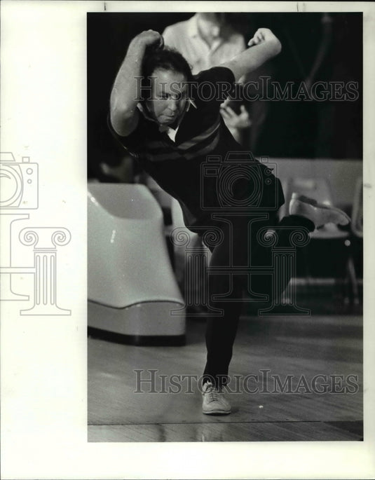 1983 Press Photo Mark Roth Bowling to Victory - cvb49272- Historic Images