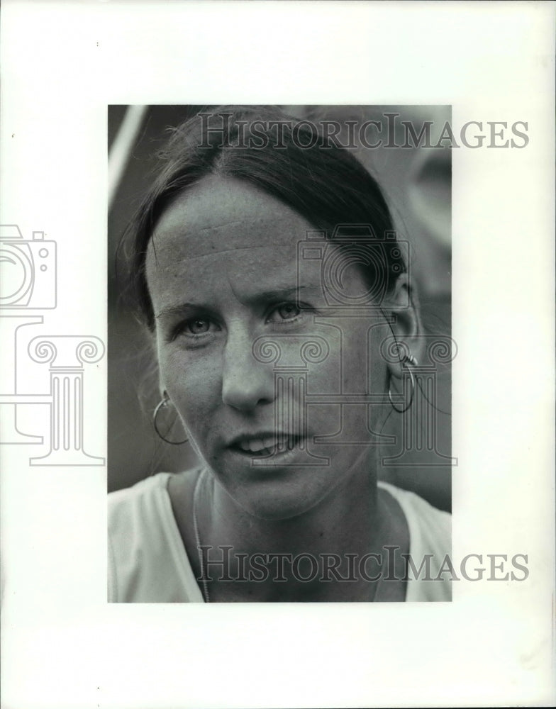 1990 Press Photo Christine Gibbons, 3rd place in the marathon - cvb49497 - Historic Images