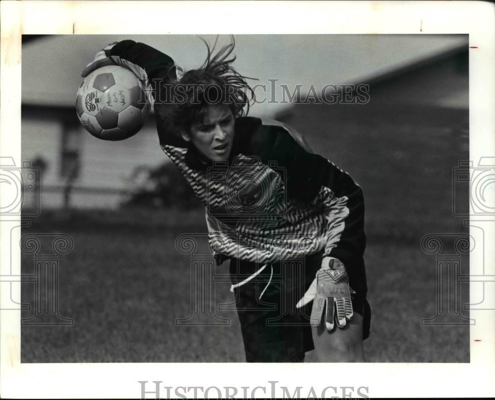 1990 Press Photo Medina High Soccer Team Girls Laurie Wesp,Goalie - cvb49621 - Historic Images