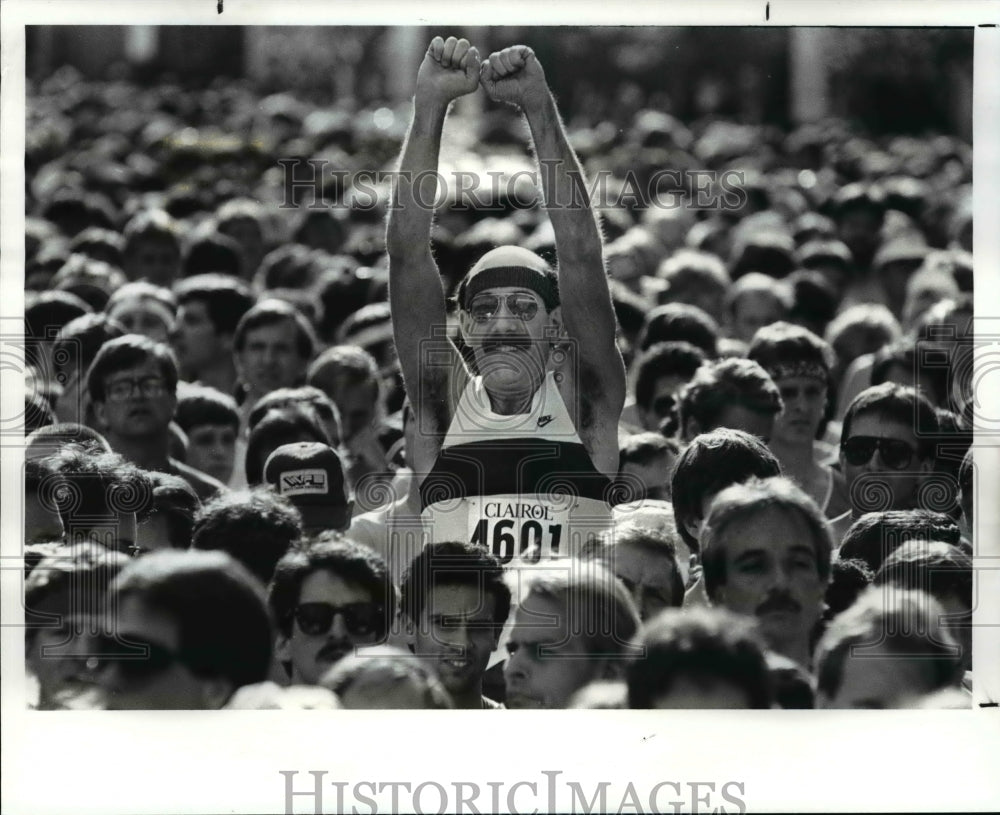 1988 Press Photo Greg Lewis of Lakewood-Revco 10K race participant - cvb49676 - Historic Images