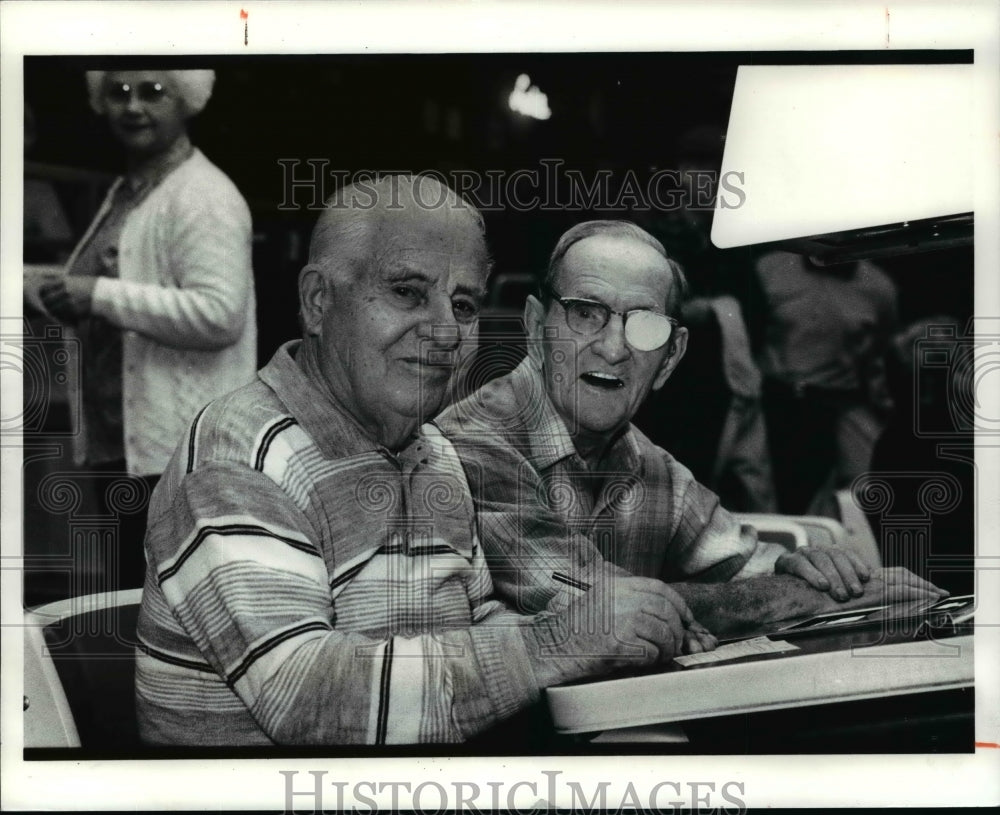 1990 Press Photo Senior bowlers-Joe Berarsi, Wally Wires - cvb49841 - Historic Images