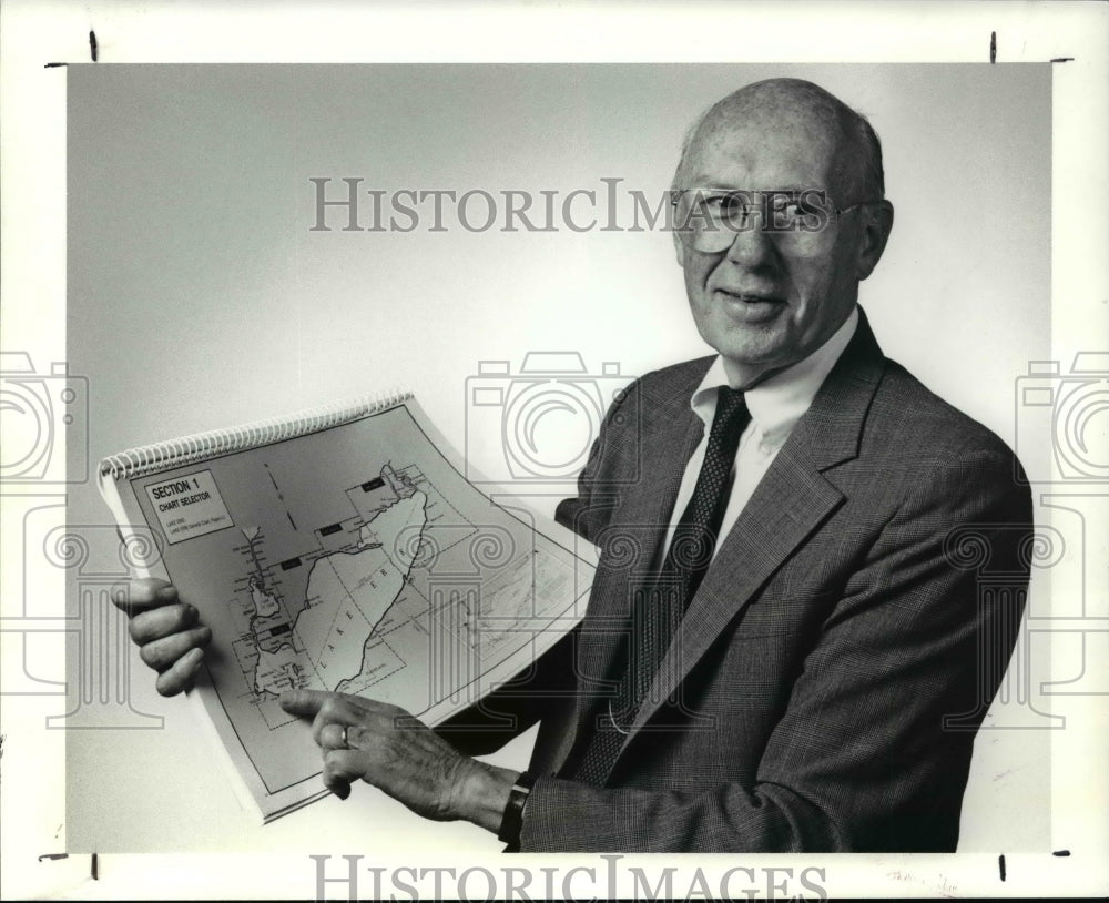 1990 Press Photo Walter Bates, Yachtsman - cvb49958 - Historic Images