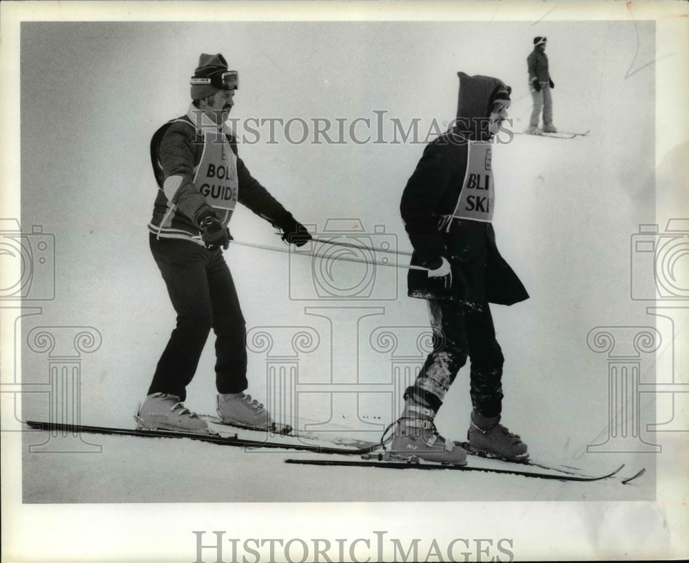 1979 Press Photo Instructor Paul Skaw (rear) with Ray Lukach at Alpine Valley - Historic Images