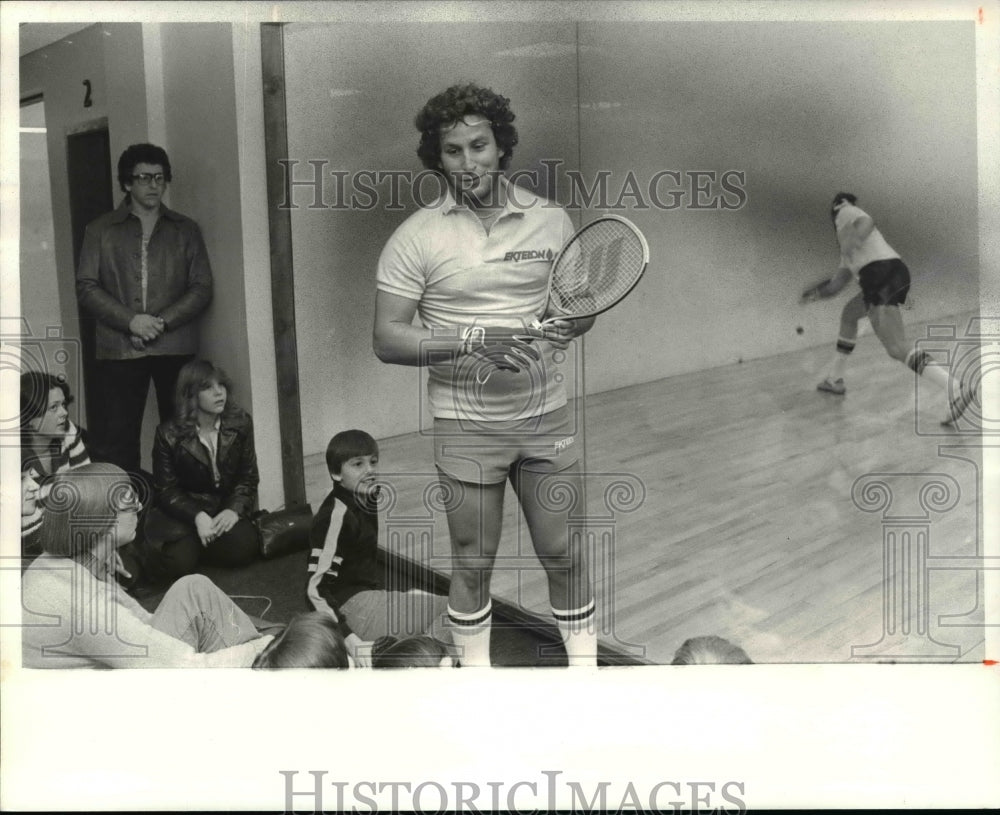 1981 Press Photo Mike Yellen ar Racket Ball Chamo Teaching Clinic - cvb50045 - Historic Images