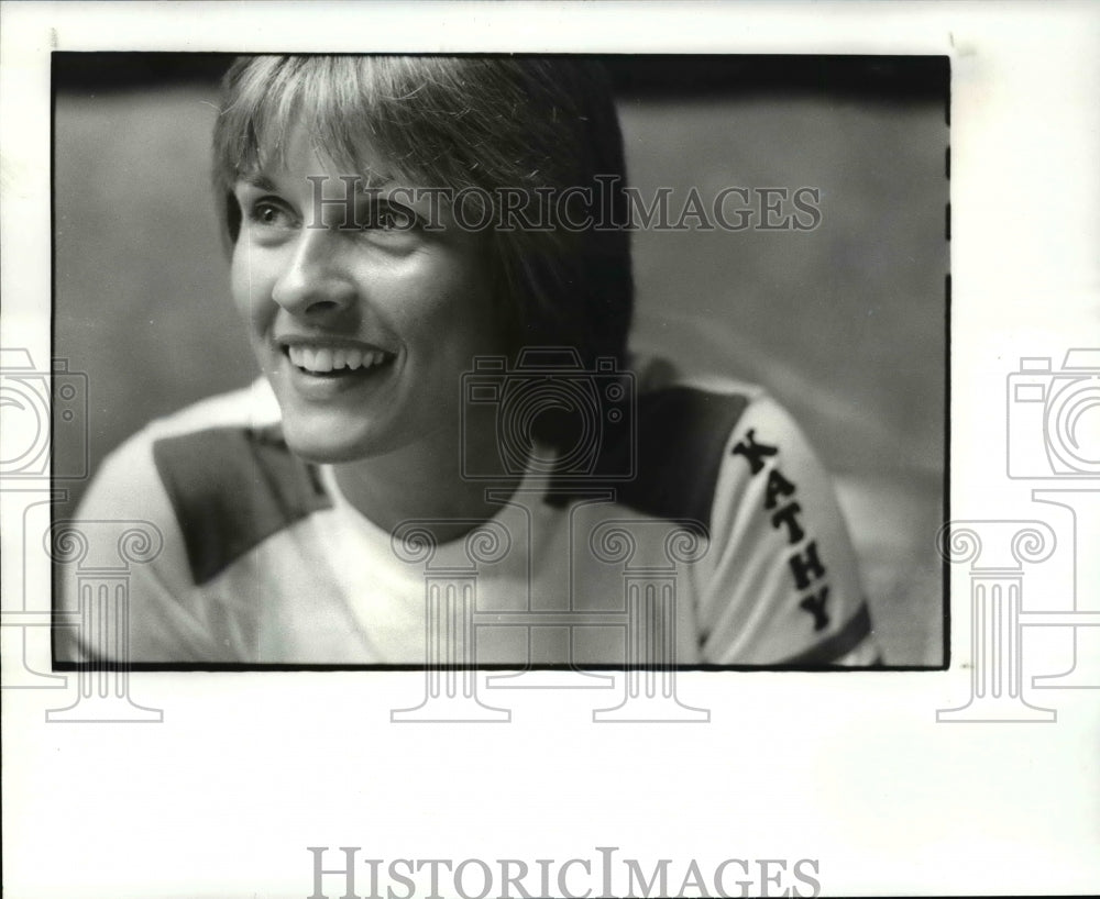 1982 Press Photo Kathy Roach Answers Reporter's Questions - cvb50046 - Historic Images