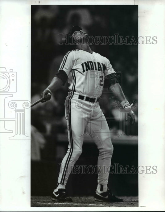 Press Photo Dave Clark Watches His Pop Up - cvb50184- Historic Images