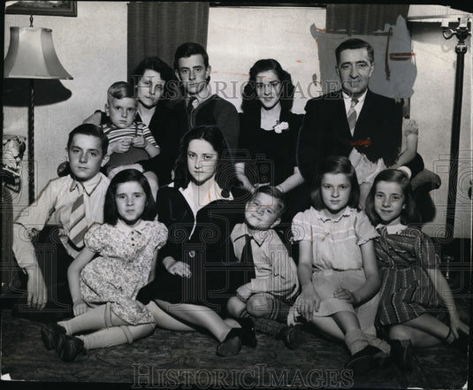 1942 Press Photo Former Captain Jay Ansberry and family - cvb50482-Historic Images