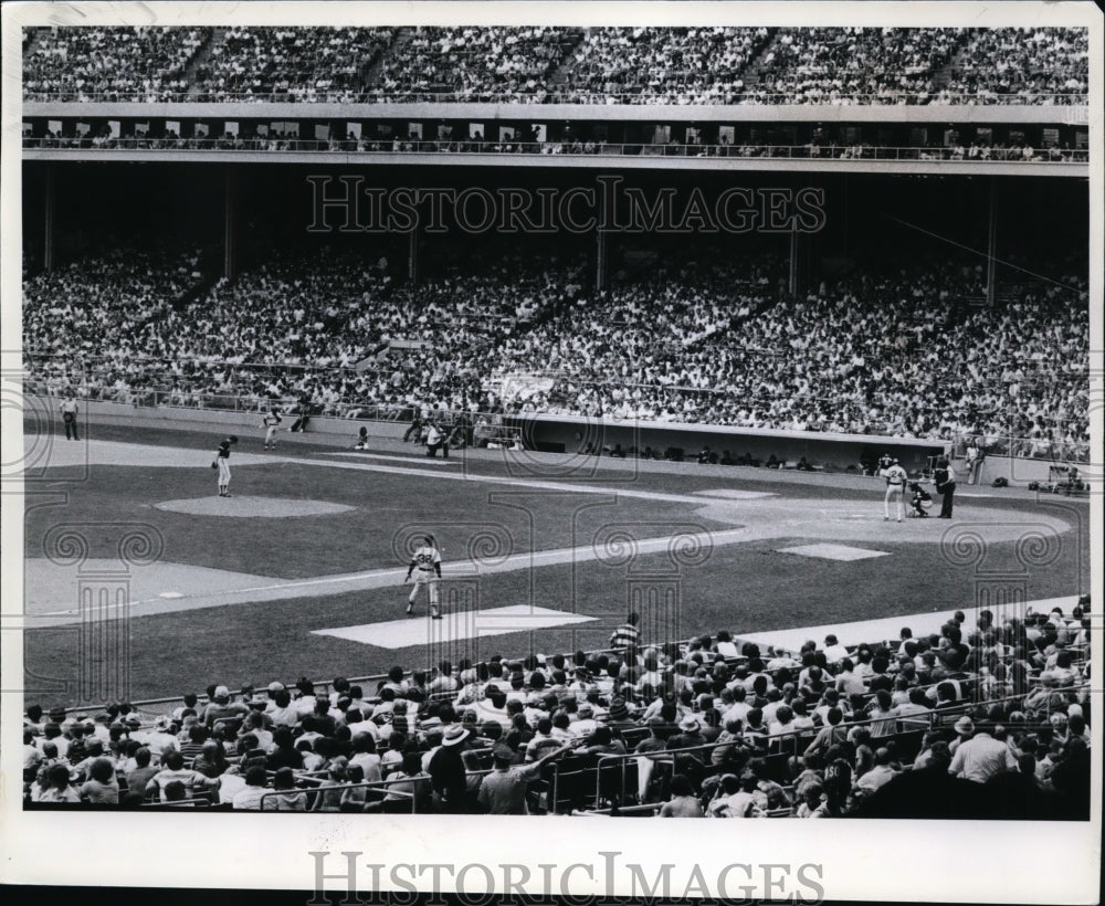 1978 Press Photo Cleveland Indians, 41,394 sas Indians defeat Boston 7-1- Historic Images