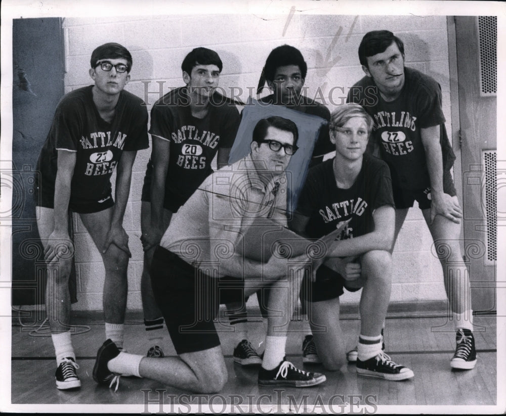 1970 Press Photo Medina Basketball team members - cvb50532- Historic Images