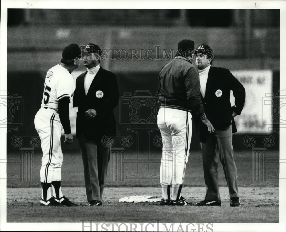 Press Photo: Cleveland Indians Coaches argue with Umpires - cvb50723 - Historic Images