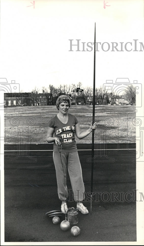 1981 Press Photo Donna Radison-Track - cvb51372 - Historic Images
