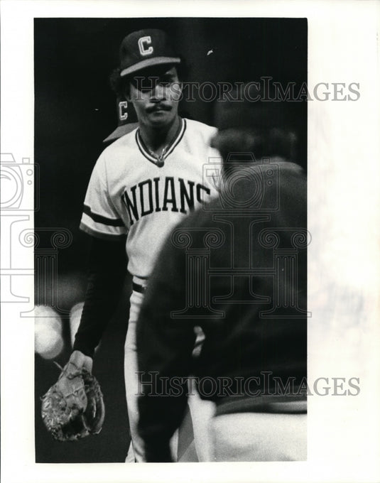 Press Photo Indians Baseball action scene - cvb51524 - Historic Images