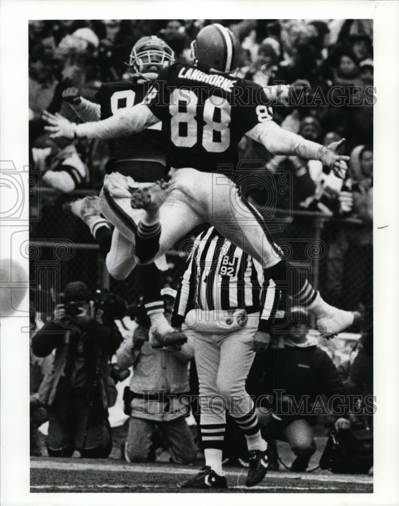 1990 Press Photo Slaughter and Langhorne-Browns vs Bills football - cvb51572- Historic Images
