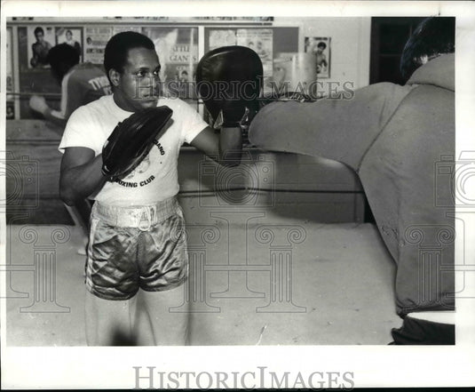 1983 Press Photo Boxer Instructor Ringo Carrington - cvb51852 - Historic Images