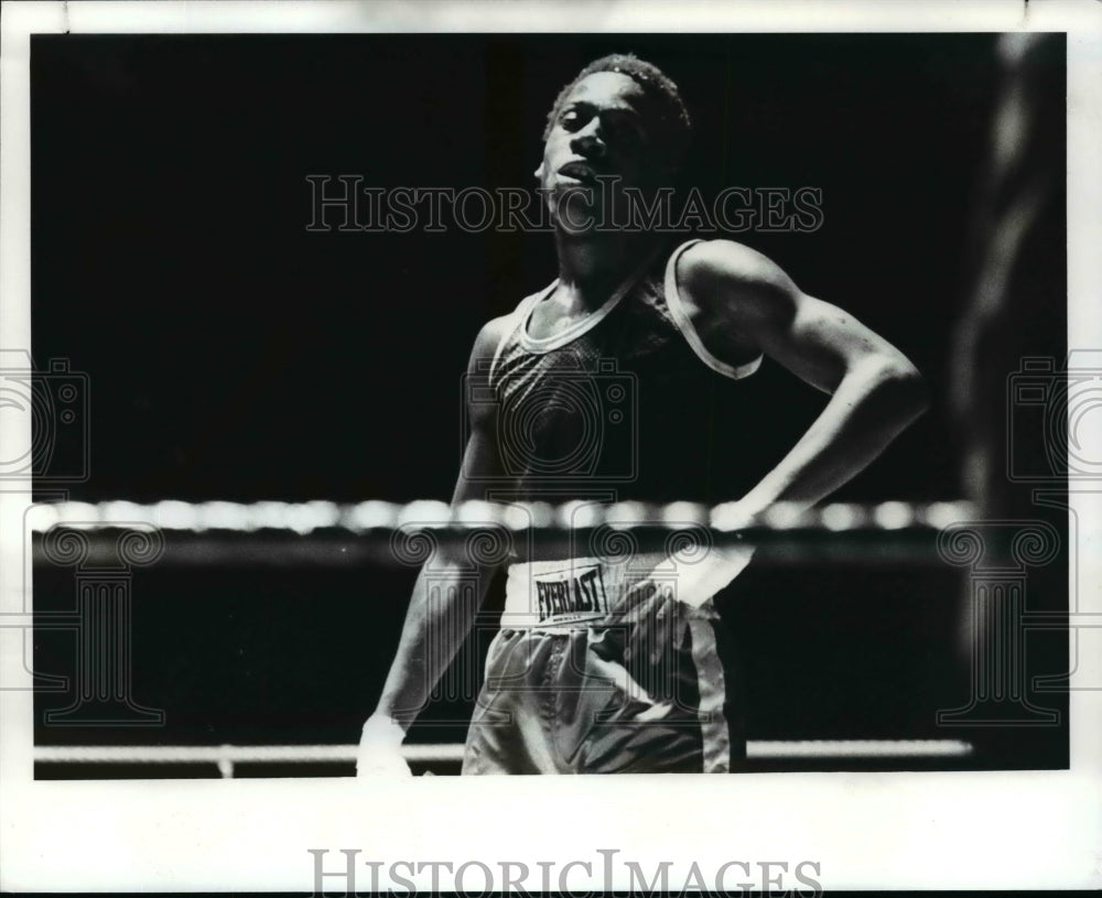 Press Photo Boxing - cvb51853 - Historic Images