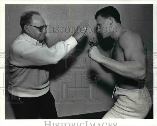 1991 Press Photo Golden Gloves Tourney of Cleveland. - cvb51864 - Historic Images