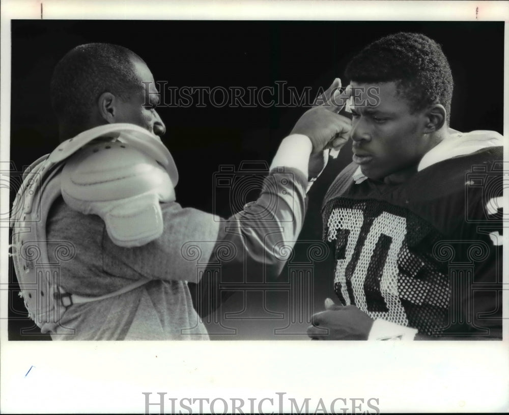 1988 Press Photo Hanford Dixon and Thayne Gash - cvb51889-Historic Images