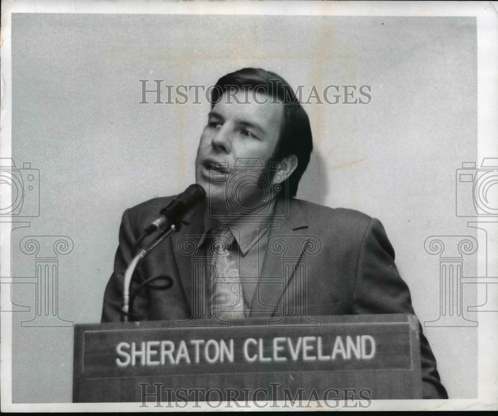 1971 Press Photo Bill Glass at sports conference - cvb51890 - Historic Images
