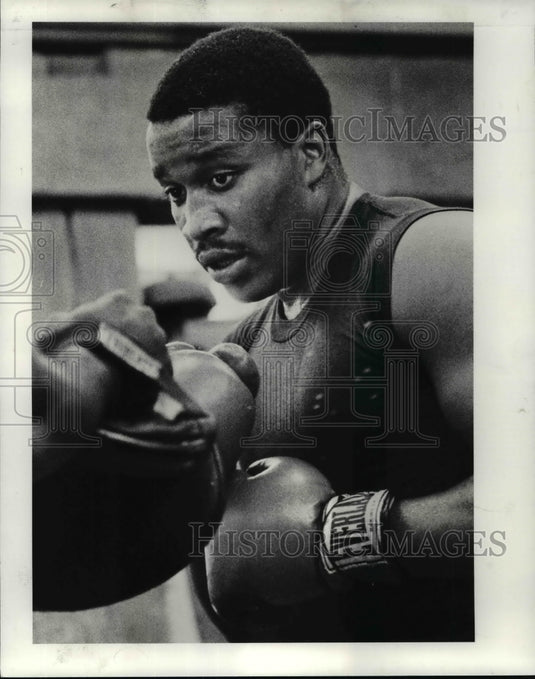 1983 Press Photo Tim Witherspoon during training in the ring - cvb52026 - Historic Images