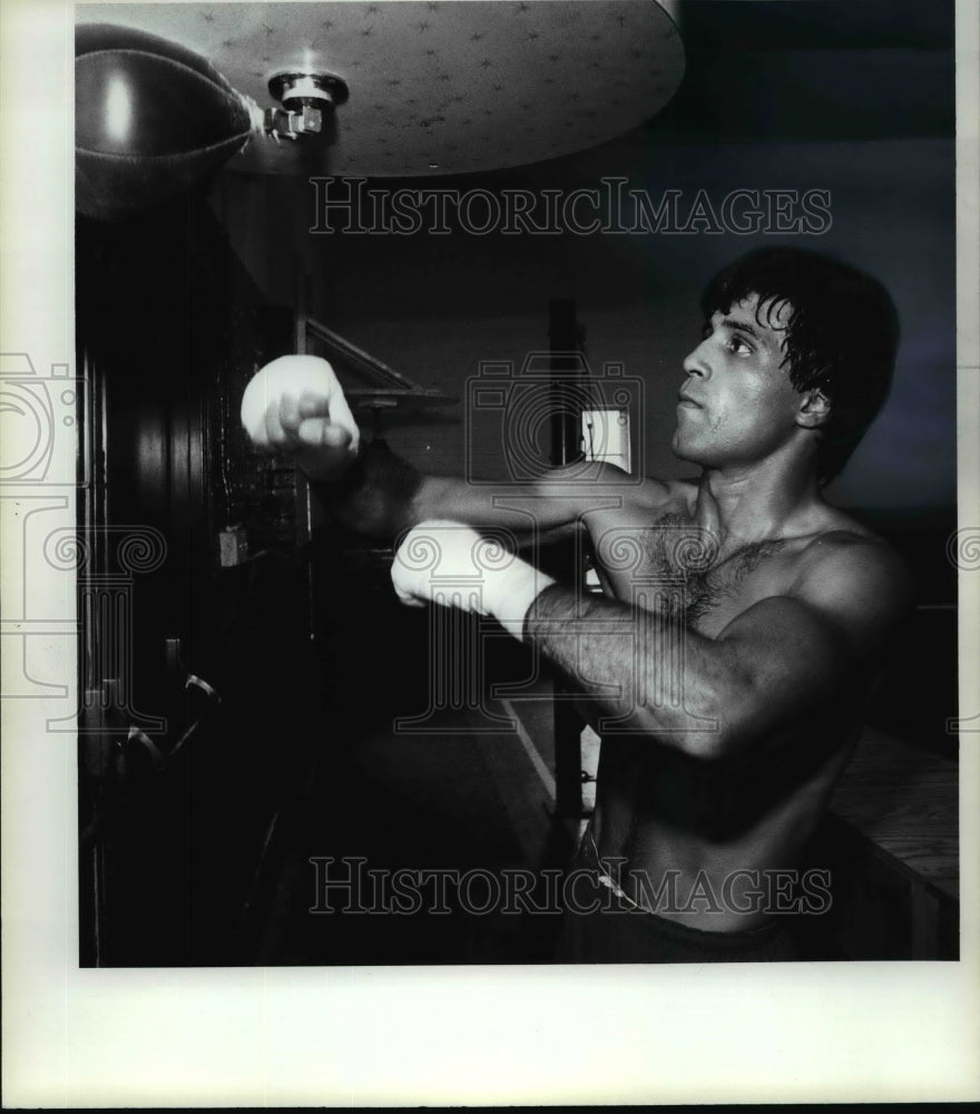 1984 Press Photo A boxer practicing at the gym. - cvb52188 - Historic Images