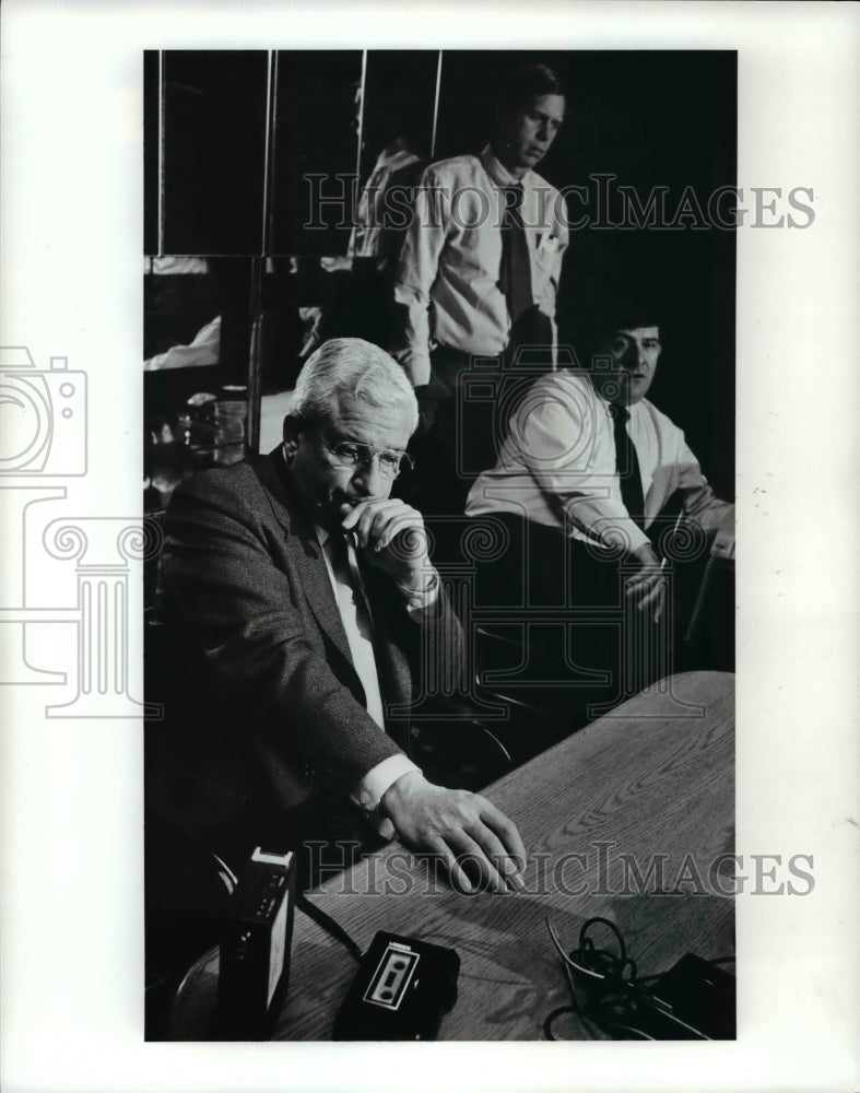 1988 Press Photo Cleveland Browns&#39; Art Modell with Jim Bailey and Ernie Accorsi - Historic Images