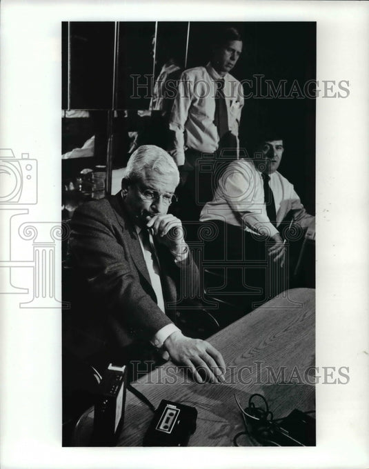 1988 Press Photo Cleveland Browns' Art Modell with Jim Bailey and Ernie Accorsi - Historic Images