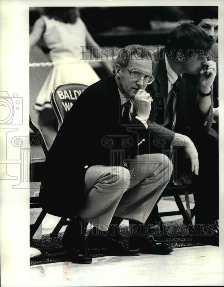 1988 Press Photo Jim Burson, Muskingham coach. His team was at BW - cvb52395- Historic Images