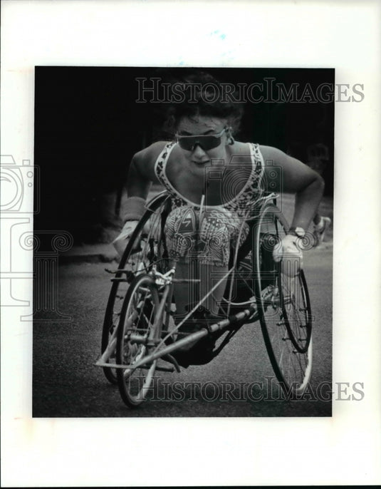 1991 Press Photo Charlotte Heppner at a road race at Baldwin Wallace College - Historic Images