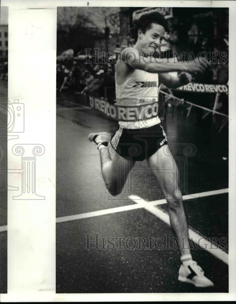 1983 Press Photo Dave Murphy of Liverpool England wins the 10K - cvb52808 - Historic Images