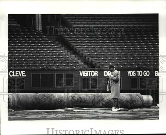 1987 Press Photo Broncos' Wide receiver Clint Sampson at Cleveland Stadium - Historic Images