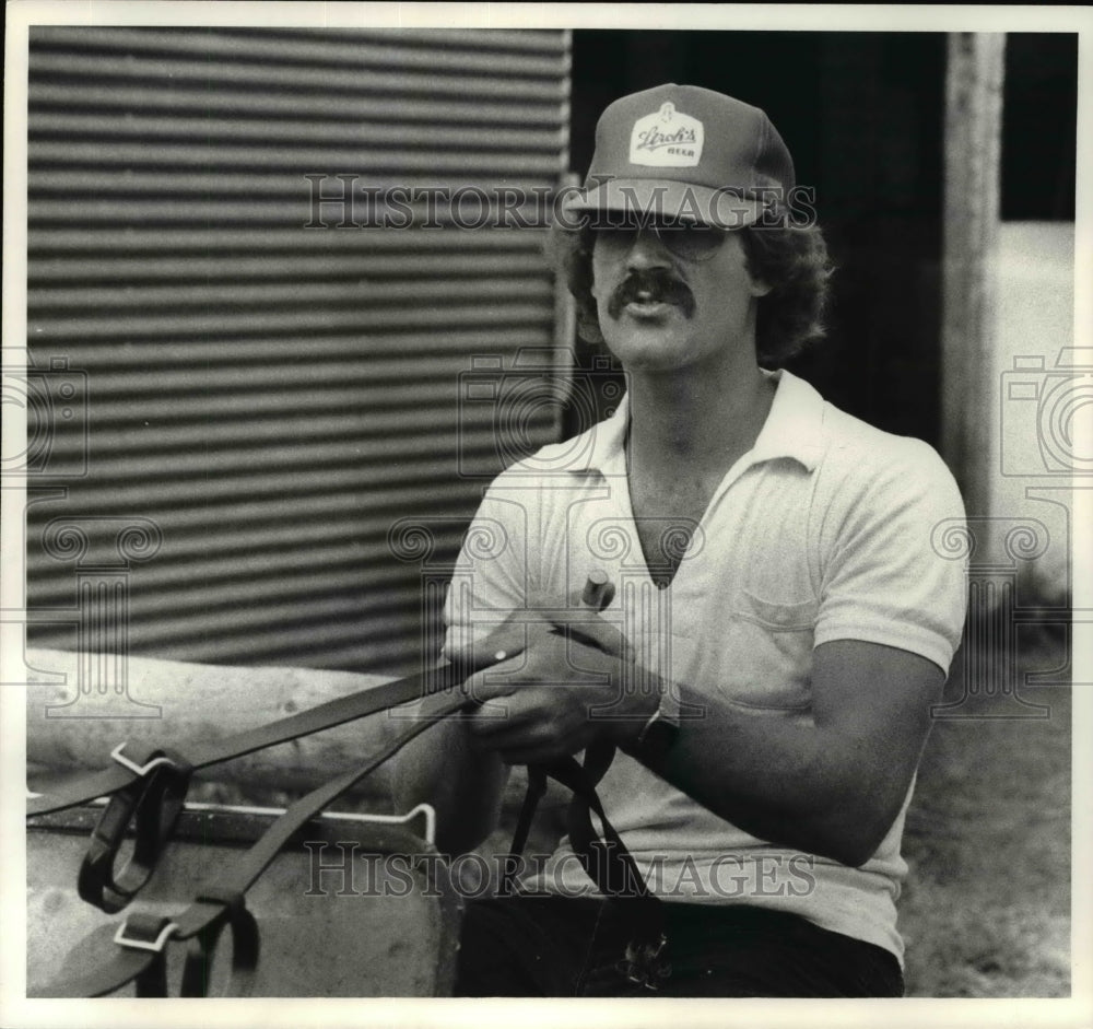 1980 Press Photo Gary Marangi former Cleveland Browns at Northfield Raceway - Historic Images