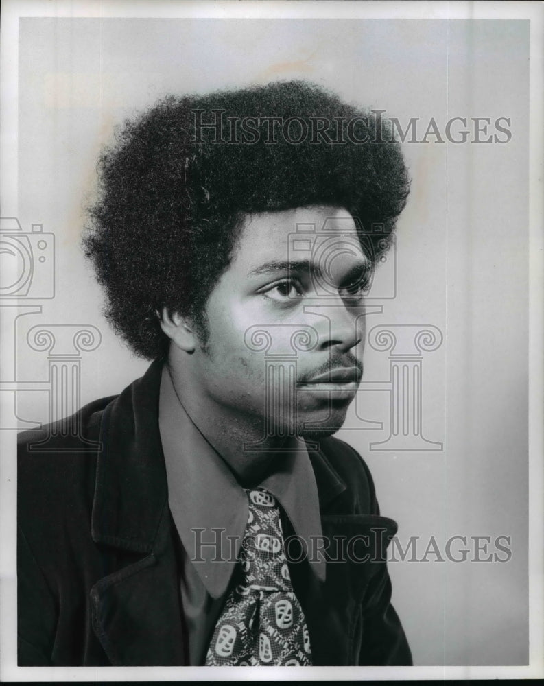 1974 Press Photo Bernard Garrett, Football player at John Adams High School. - Historic Images
