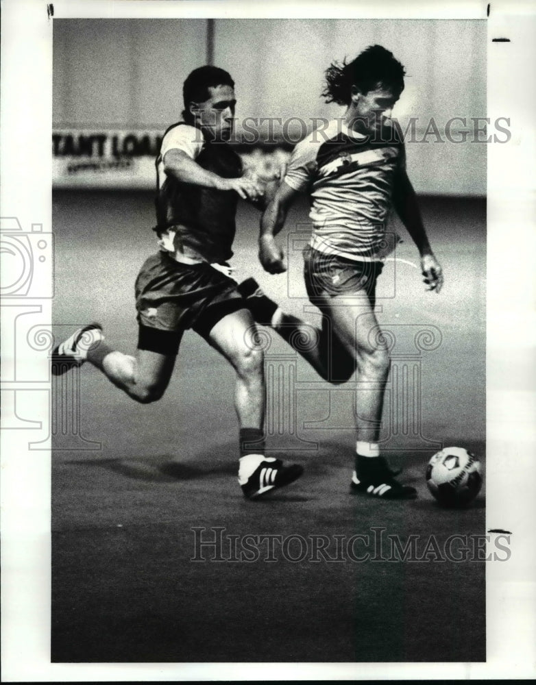 1987 Press Photo Force mini camp. L-R; Glenn Lurie and Mickey Kydes. - cvb53632 - Historic Images