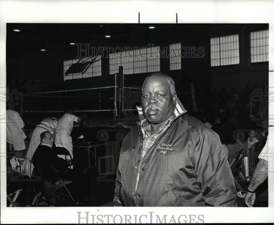 1988 Press Photo Golden Gloves Gene Jackson former Sonny Liston sparring partner - Historic Images