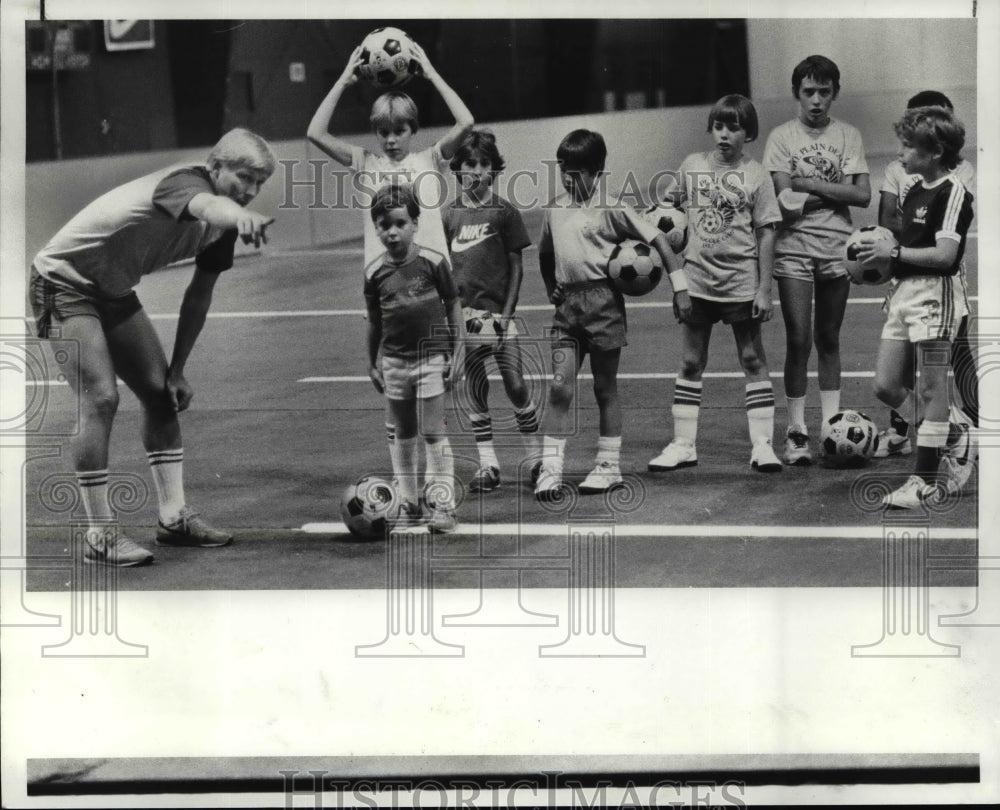 1983 Press Photo Kai Haaskivi, Zevi Solomon-Force Soccer Camp - cvb54118- Historic Images