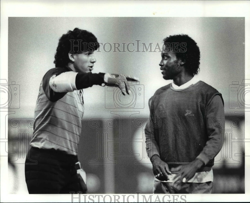 1987 Press Photo Chris Vaccaro and Bruce Kitson, soccer players - cvb54126 - Historic Images