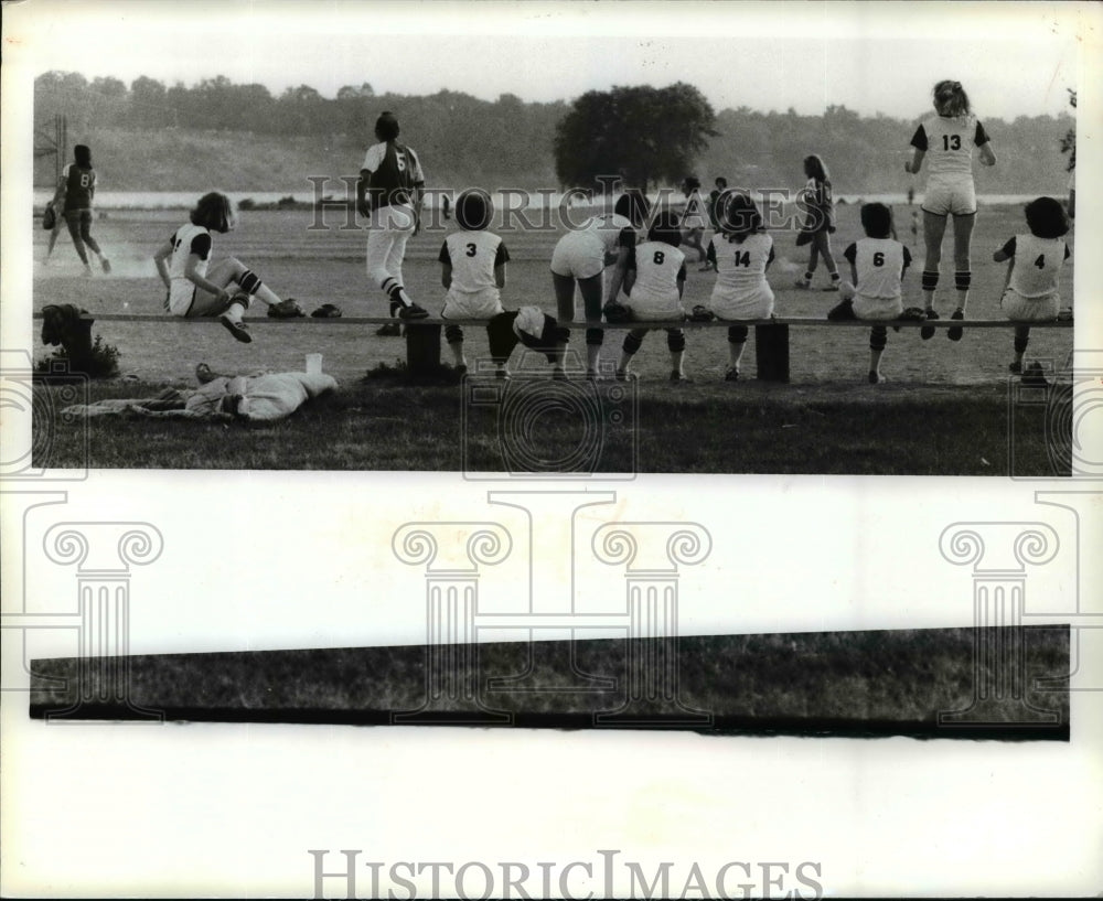 Press Photo Bench at Softball game. - cvb54162 - Historic Images